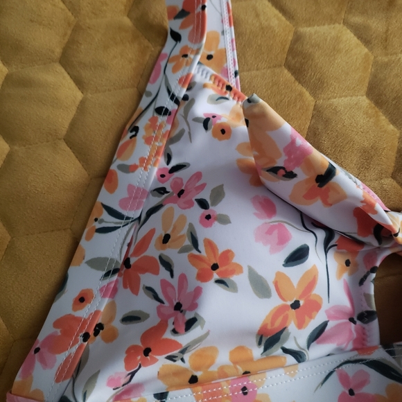 JESSICA  SIMPSON  SUMMER  TOP 🏊‍♂️ - Picture 5 of 9